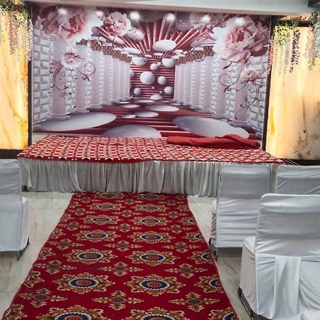 Hotel Empire&Banquet Hisār Esterno foto